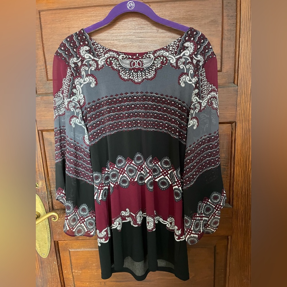 Alfani Beautiful Women Gray Burgundy Black White Tunic M